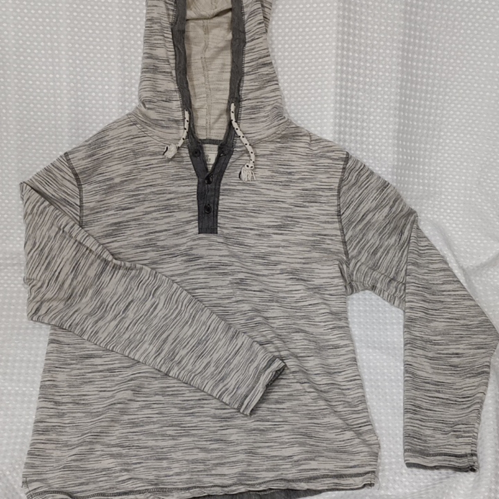 Free planet firm fitting hoody. Large